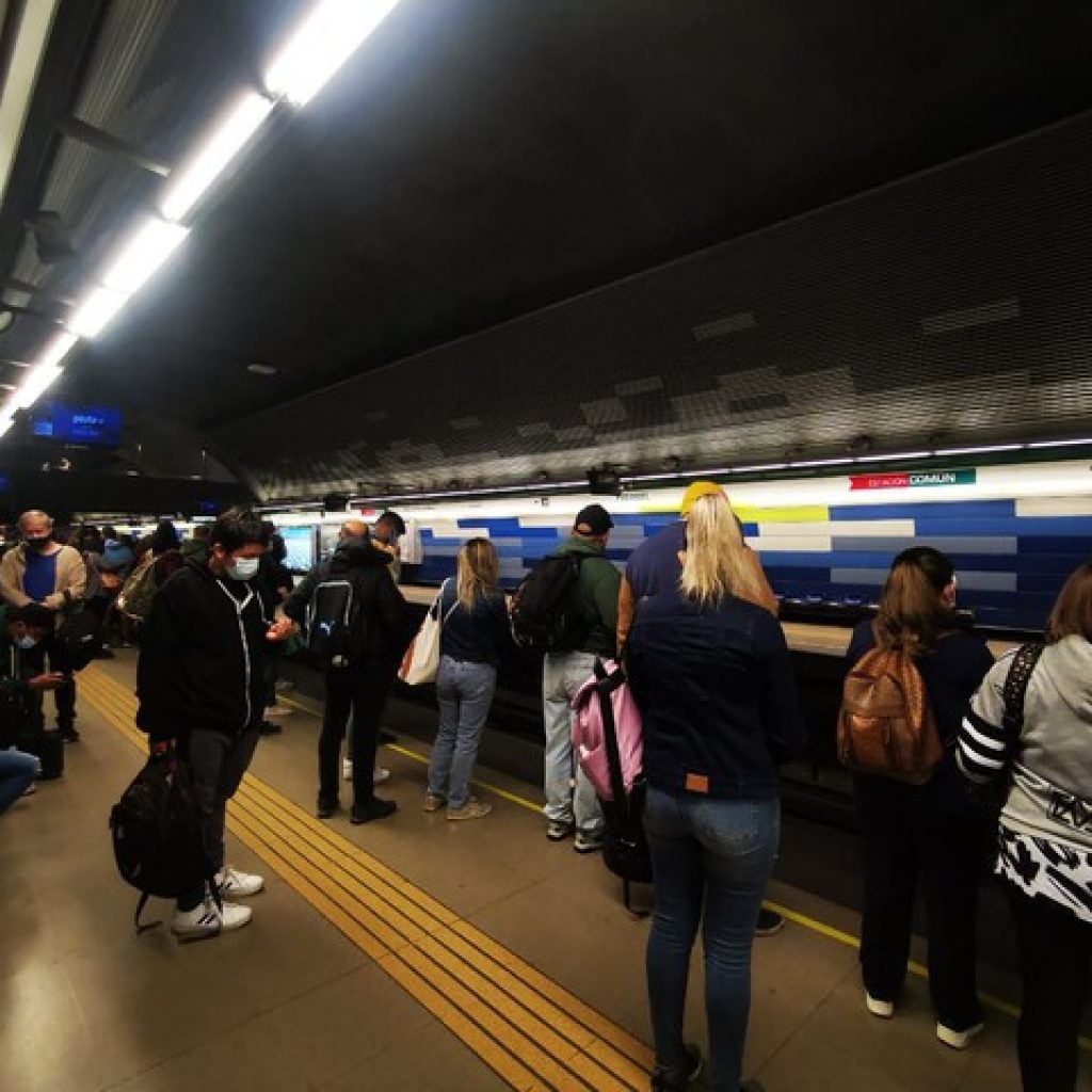 Metro de Santiago informó operación parcial de la Línea 5