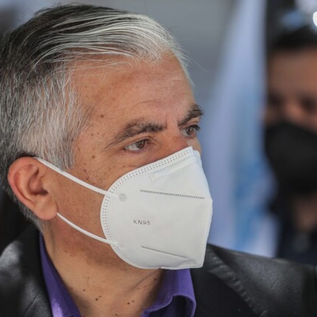 Colegio de Profesores entregó carta al ministro de Educación por vuelta a clases