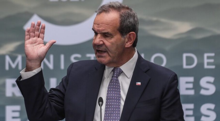 Cancillería aclaró que ministro Allamand está haciendo uso de su feriado legal