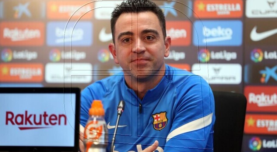 Xavi: "No descartamos absolutamente nada en la Liga española"