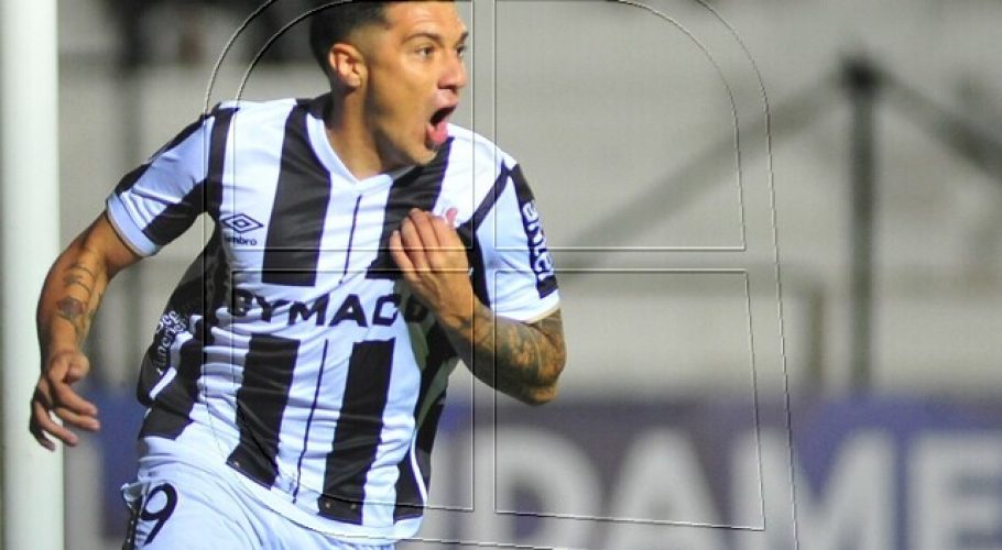 Uruguay: Christian Bravo vio breve acción en triunfo de Montevideo Wanderers