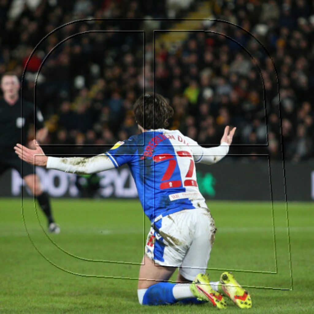 Championship: Brereton Díaz salió lesionado en empate del Blackburn Rovers