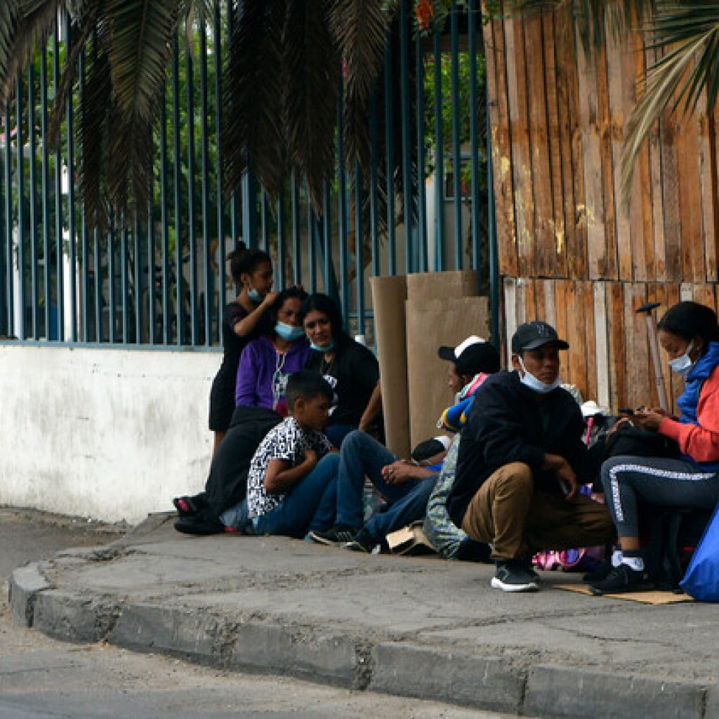 Data Influye: Chilenos esperan que se detenga el flujo irregular de migrantes