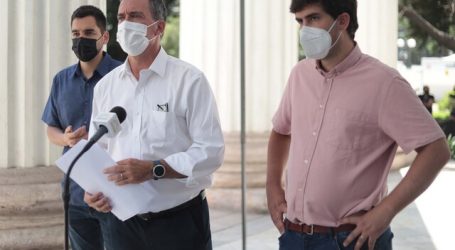 Presentan iniciativa constitucional sobre el Derecho al Consumidor