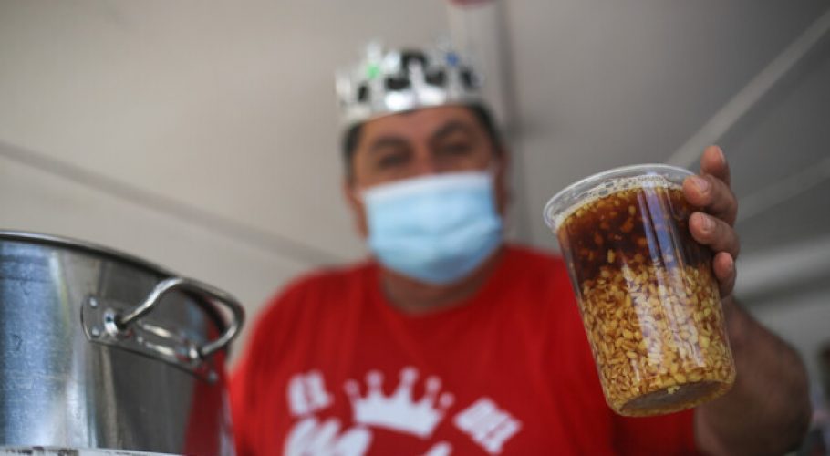 "Mote con Huesillos": El rey del verano chileno con leyendas sobre su creación
