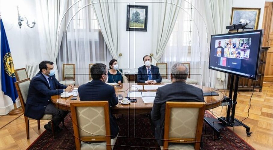 Chile y Bolivia concretan reunión para abordar crisis migratoria