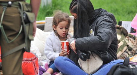 Incendio deja familias en la calle y 13 locales afectados en Valparaíso