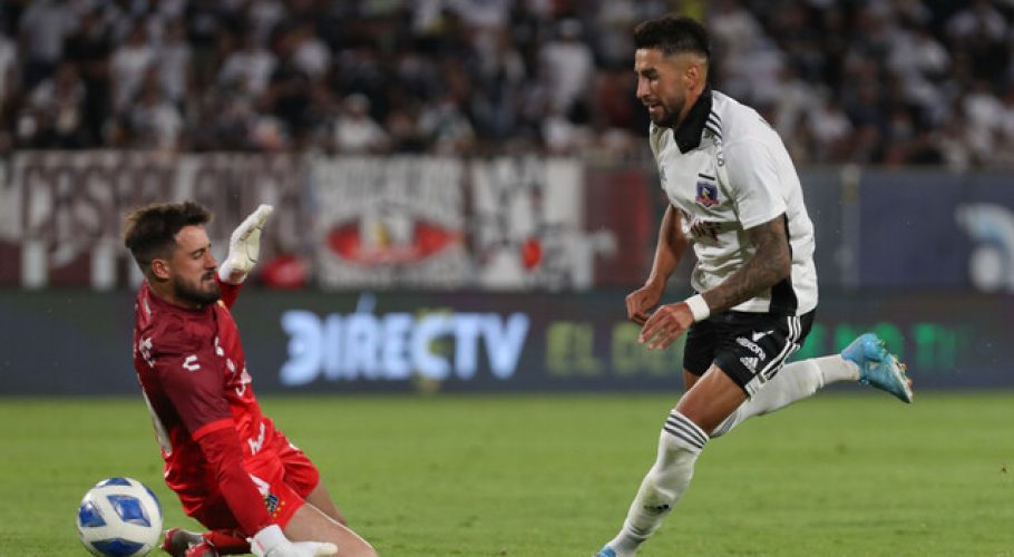 Juan Martín Lucero es duda en Colo Colo para enfrentar a Audax Italiano