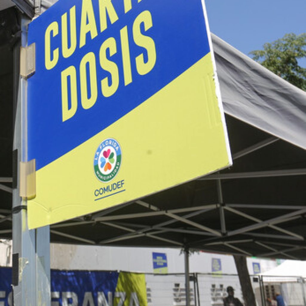 Covid-19: Chile supera el millón de cuartas dosis administradas