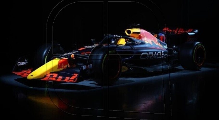 Red Bull presenta el RB18, "una hoja en blanco para 2022 que está cobrando vida"