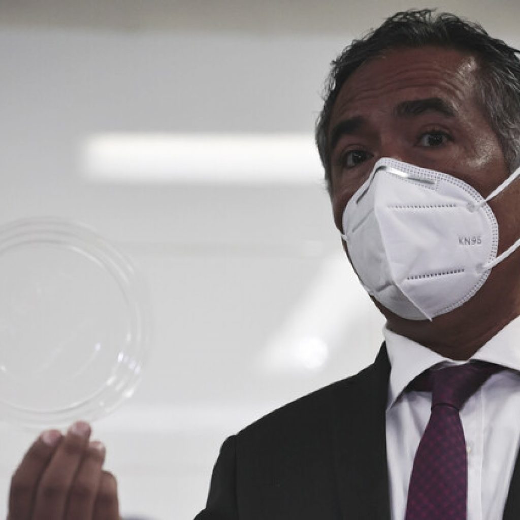 Detallan cómo funcionará la ley que prohibirá bombillas o envases de plumavit