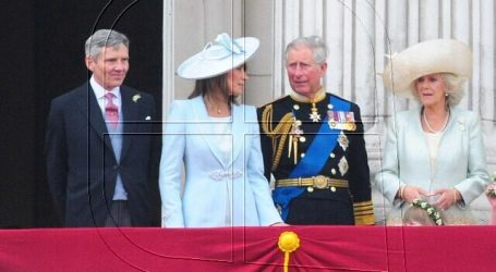 Príncipe Carlos dio positivo a COVID-19 por segunda vez