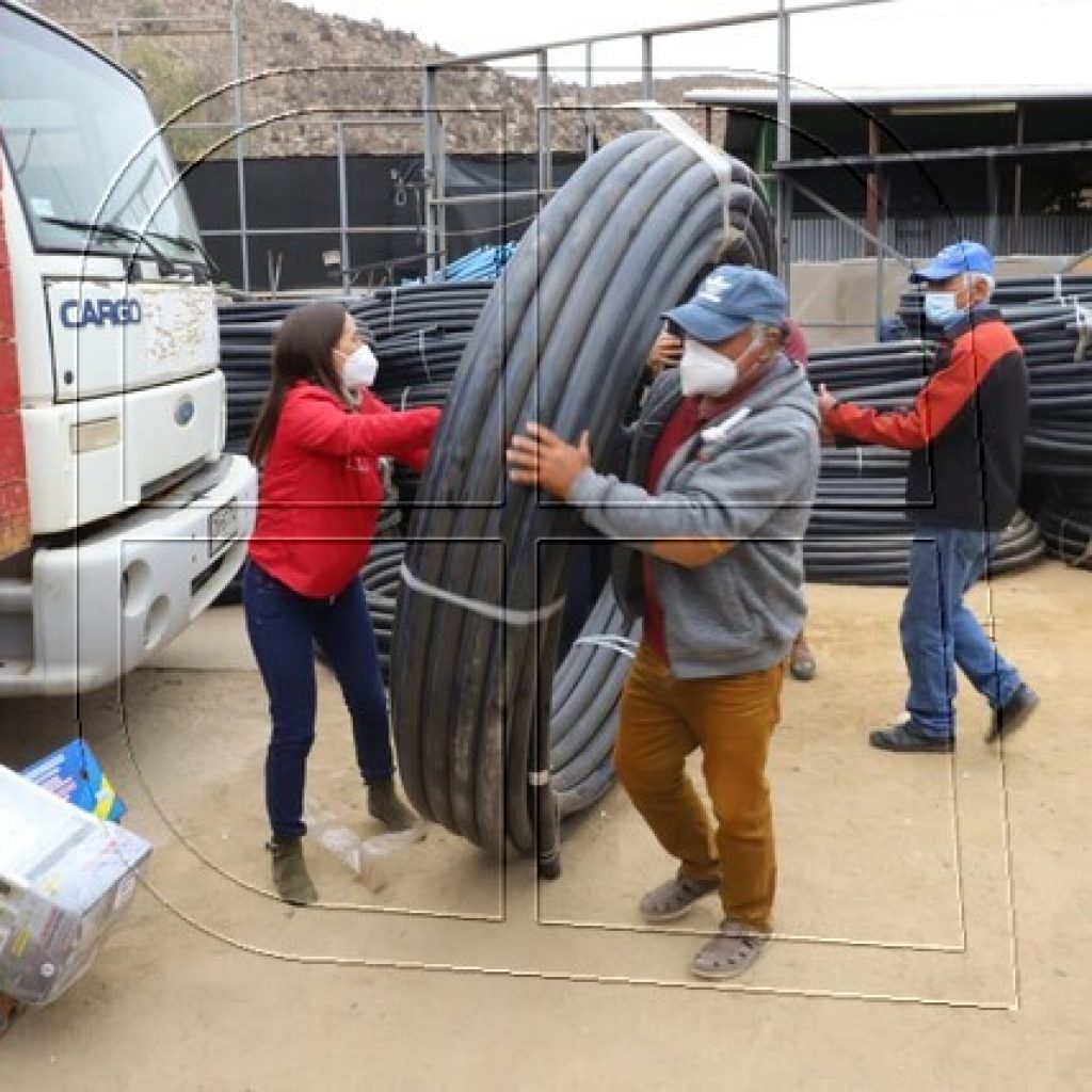 Ministra Undurraga encabezó entrega de insumos a agricultores de Canela
