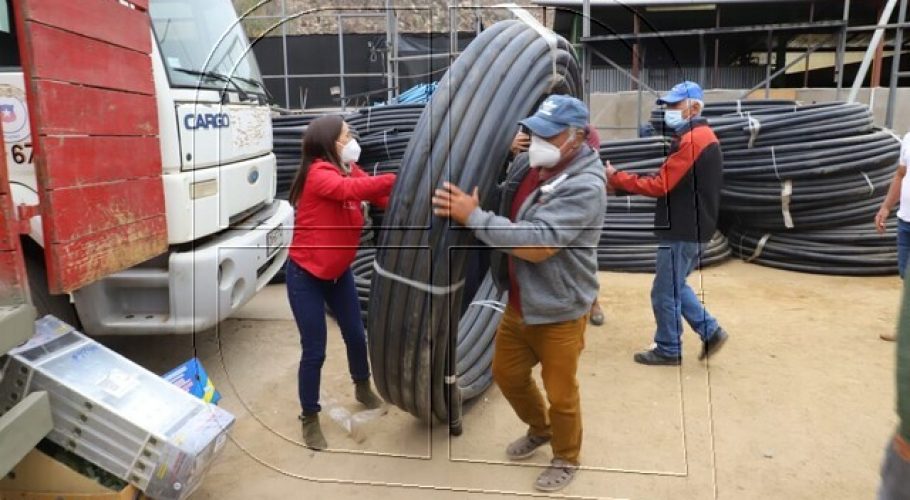 Ministra Undurraga encabezó entrega de insumos a agricultores de Canela