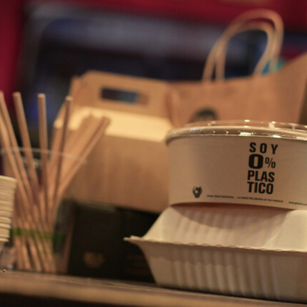 Llaman a fiscalizar ley que prohíbe plásticos de un solo uso