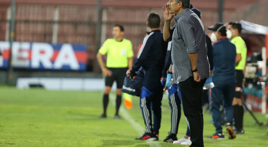 Escobar sobre Gallegos: "Creo que podría ser un volante mixto, con salida”