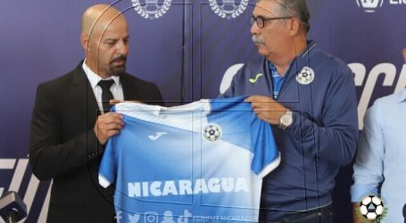 Marco Antonio Figueroa fue presentado como nuevo seleccionador de Nicaragua