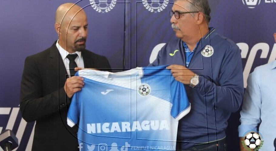 Marco Antonio Figueroa fue presentado como nuevo seleccionador de Nicaragua
