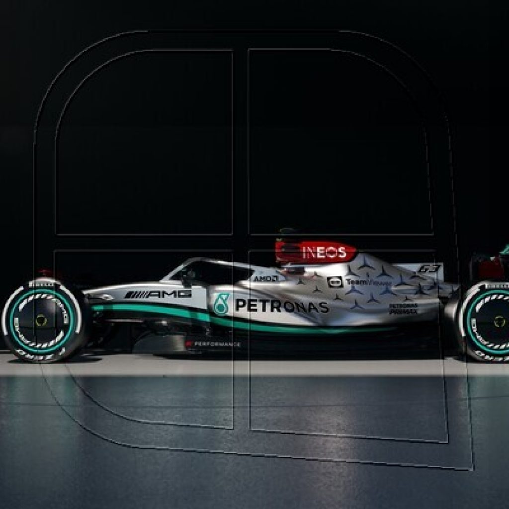 Mercedes empieza "desde cero" y nuevas 'flechas plateadas' con el F1 W13