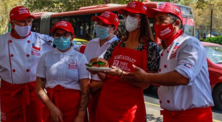 Hassler impulsa iniciativas en apoyo al comercio gastronómico de Santiago