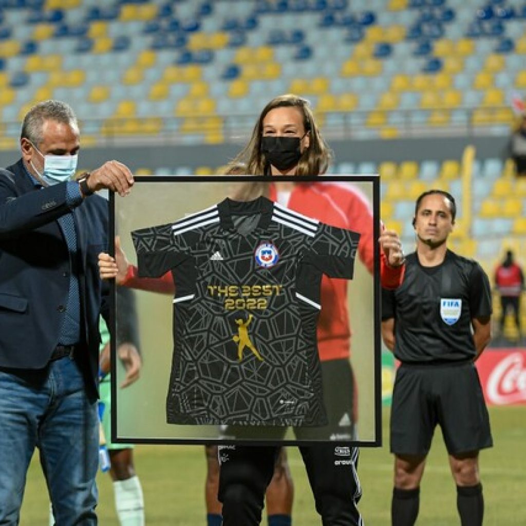 Christiane Endler fue operada con éxito de su rodilla derecha