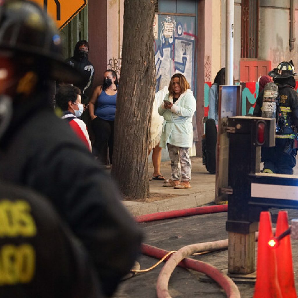 Incendio afectó al Club de Abstemios en el Barrio Yungay