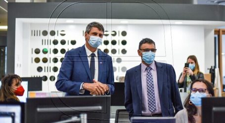 Couve inicia traspaso oficial de información al próximo ministro Flavio Salazar