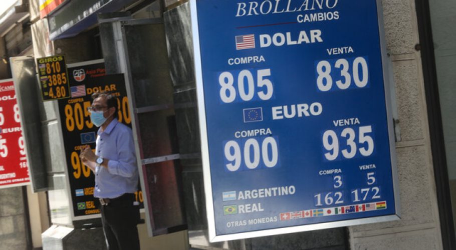 El dólar abre la sesión al alza y se mantiene sobre los $810