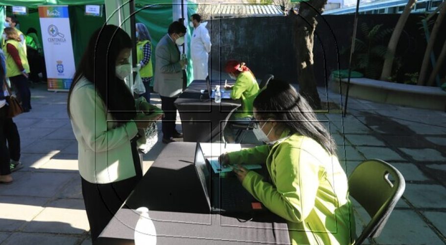 Renca: Municipio testea unos 1.000 profesores y asistentes por retorno a clases