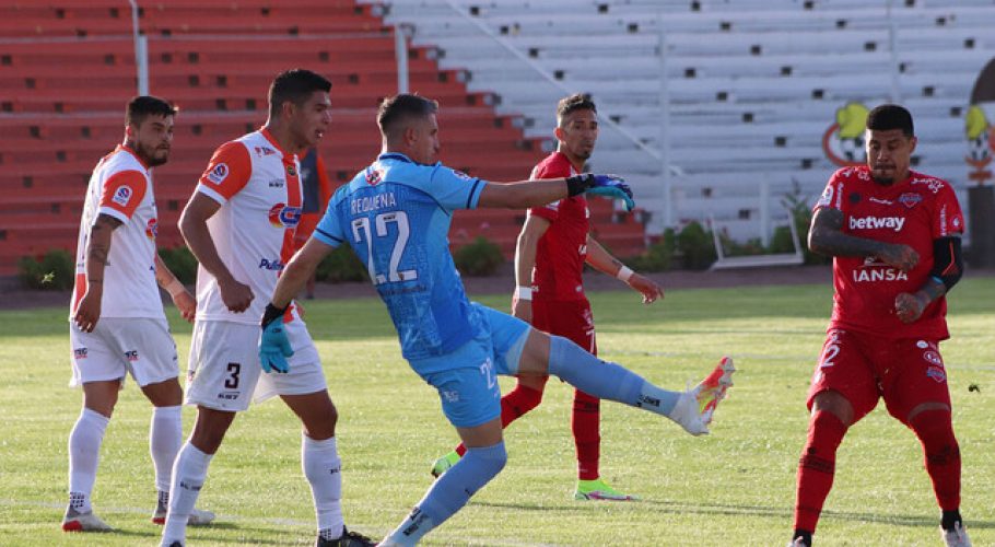 Cobresal y Ñublense igualaron en cruce de equipos ubicados en la zona alta