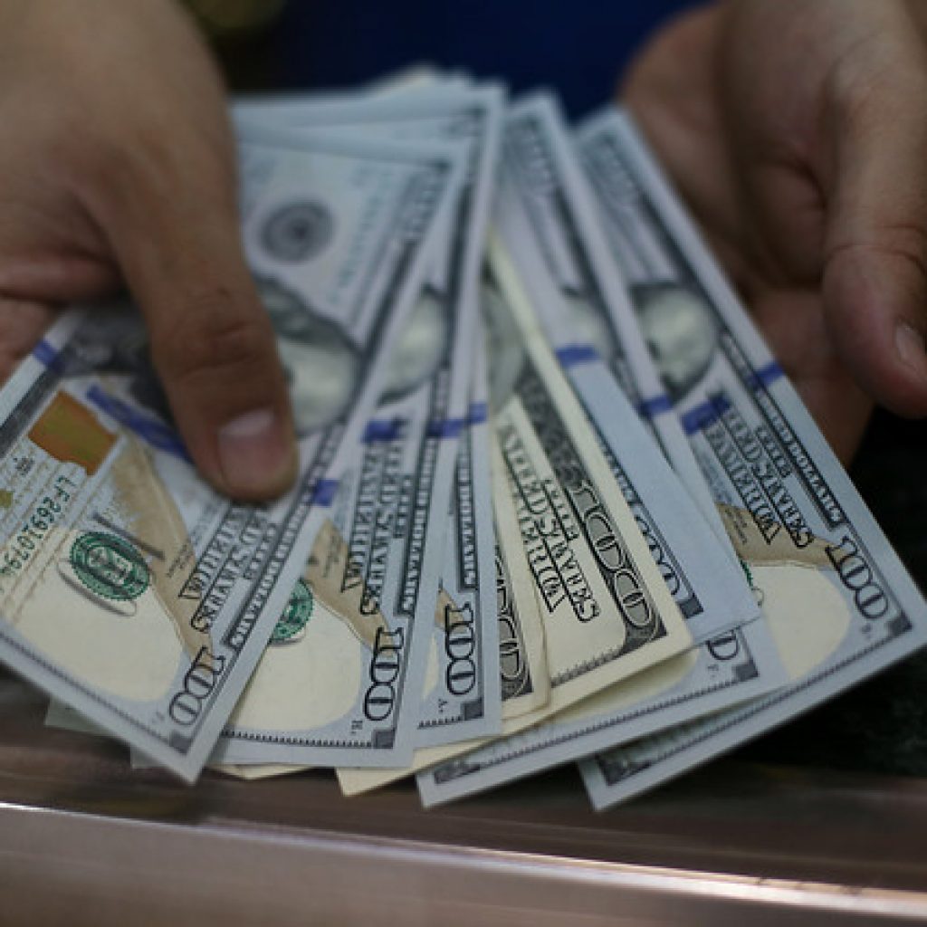 EEUU prohíbe transacciones en dólares con el Banco Central de Rusia