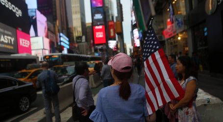 Nueva York levanta el uso obligatorio de mascarilla en espacios públicos