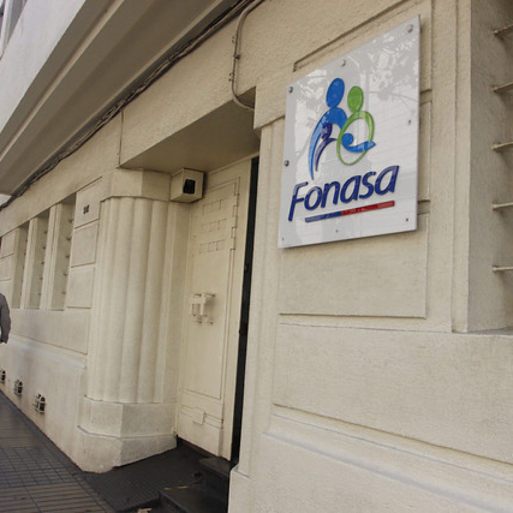 Ordenan a Fonasa adquirir y suministrar fármaco para tratamiento de niña