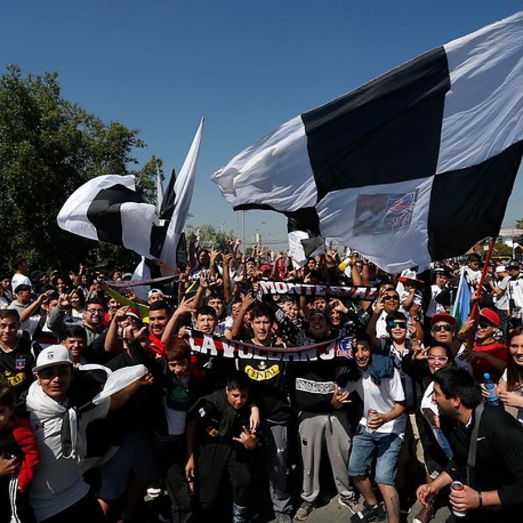Superclásico: Barristas de Colo Colo llegan al Monumental para el 'arengazo'