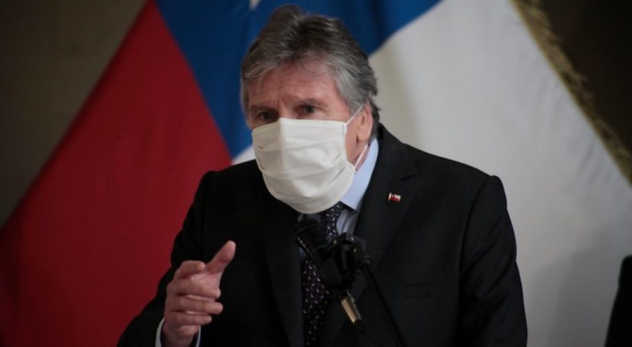 Exministro Alberto Espina sufrió ataque cerebro vascular