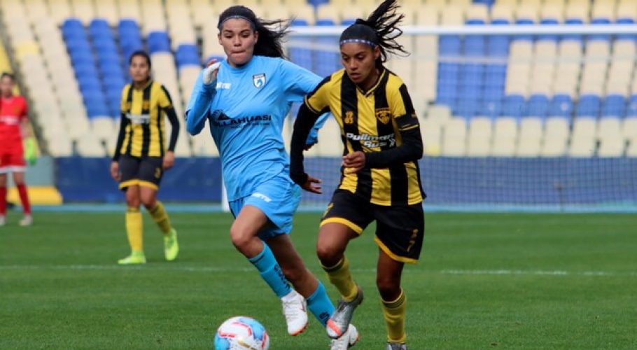 Mujeres futbolistas profesionales tendrán contrato de trabajo