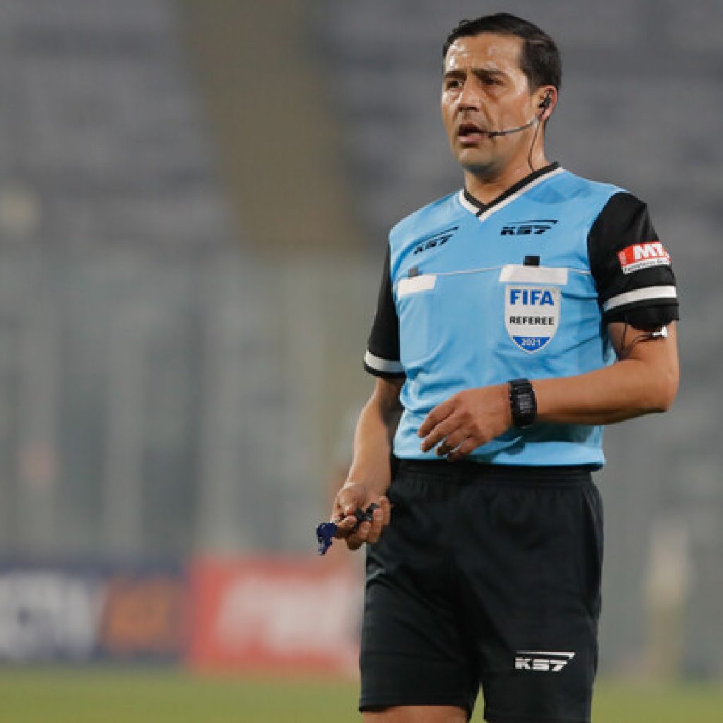 Felipe González arbitrará este sábado el clásico universitario en San Carlos