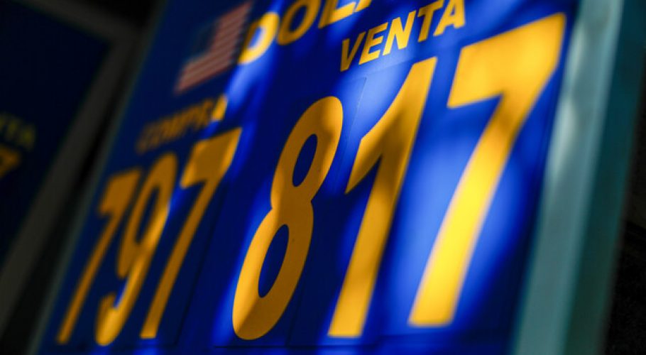 El dólar mantiene la tendencia al alza y cerró la sesión en 811 pesos