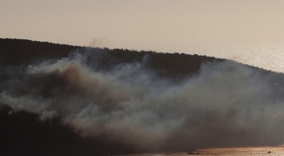 Mantienen Alerta Roja para la comuna de Valparaíso por incendio forestal