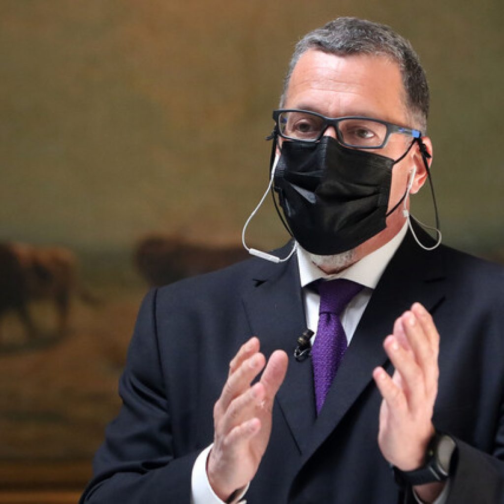 Lagos Weber destaca implementación de la ley de matrimonio igualitario