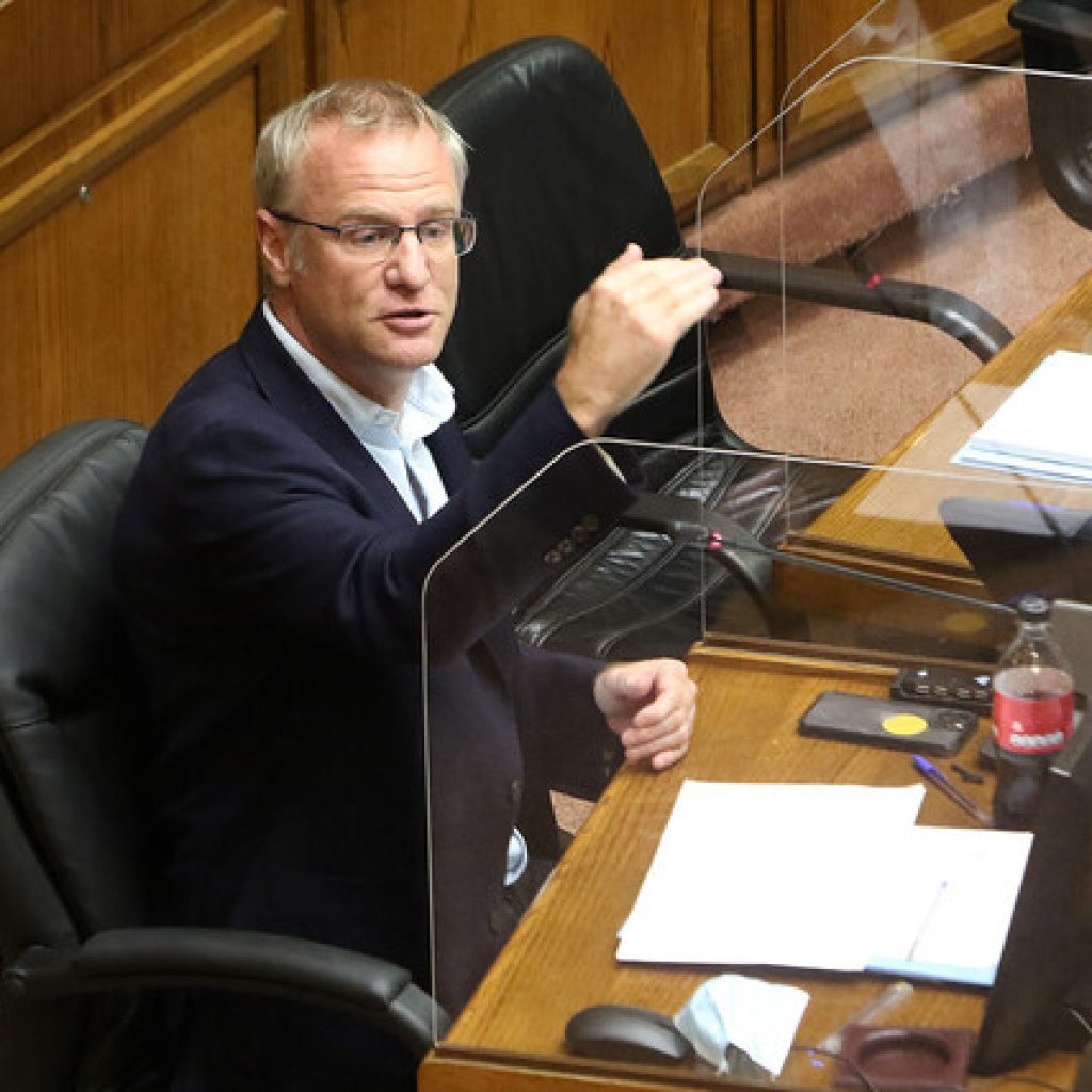 Evópoli pide al Gobierno urgencia a tipificación de las usurpaciones como delito