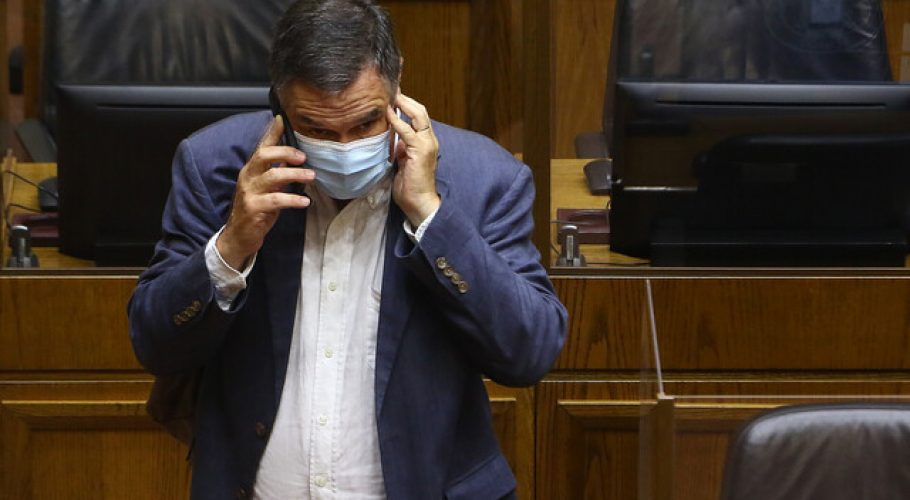 Ossandón apunta a quiebre de Chile Vamos en el Senado