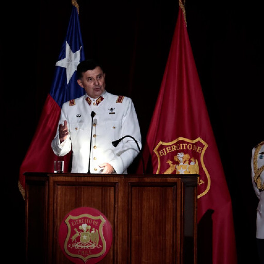 Presidente Piñera aceptó la renuncia del general Ricardo Martínez