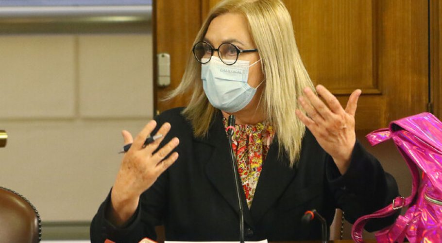 Jiles por Siches: "Tiene muchísimo más valor que toda la derecha aquí junta"