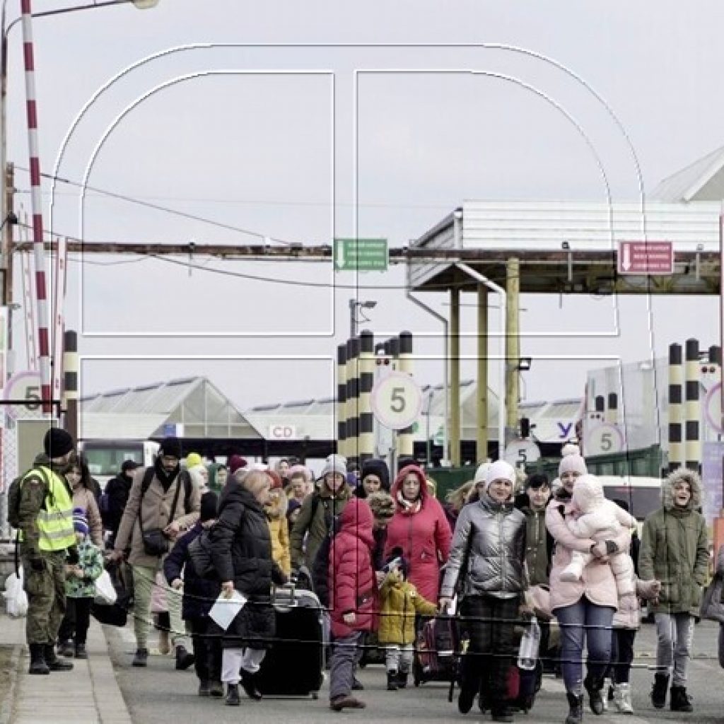 Polonia cifra en más de un millón los refugiados que han cruzado su frontera