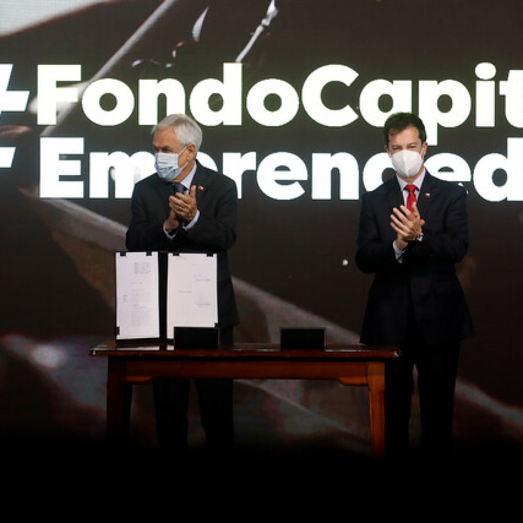 Piñera firma proyecto de ley que fomenta el financiamiento de emprendimientos