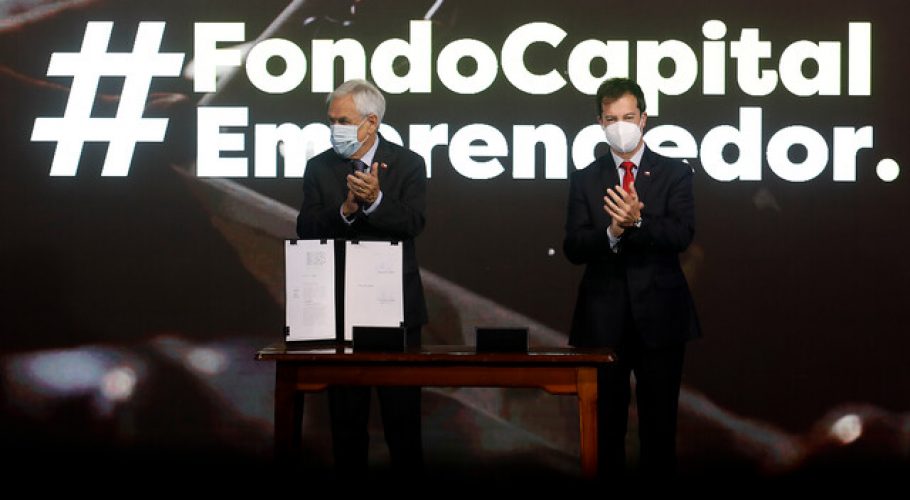 Piñera firma proyecto de ley que fomenta el financiamiento de emprendimientos