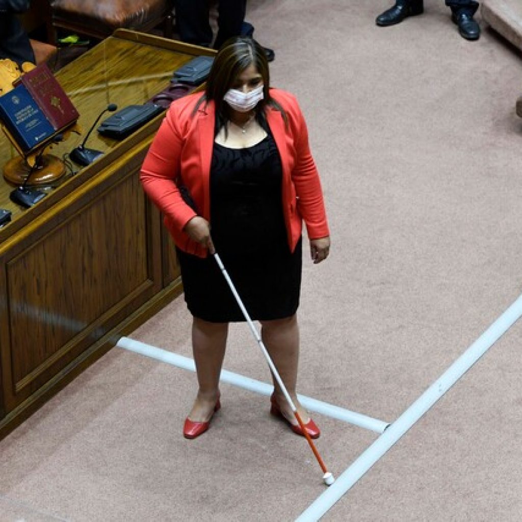 Fabiola Campillai asumió con senadora de la República