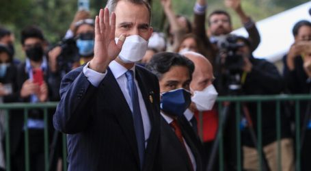 Urrejola aclaró que Boric fue “mal informado” tras acusar a Felipe VI