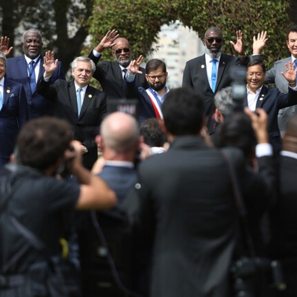 Presidente Boric se dirige a La Moneda para dar su primer discurso a la Nación